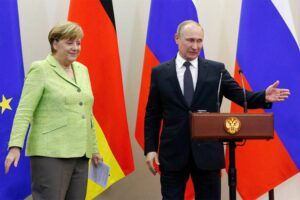 Меркелова ће од Путина тражити подршку за Шмита
