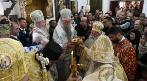 Хризостом: Да митрополит Јоаникије води једниству са Богом
