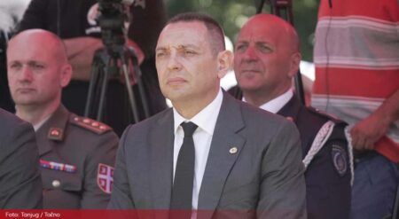 Александар Вулин