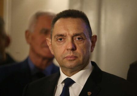 Александар Вулин