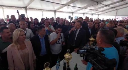 Додик запјевао на Мањачи