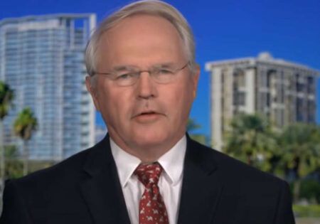 Кристофер Хил