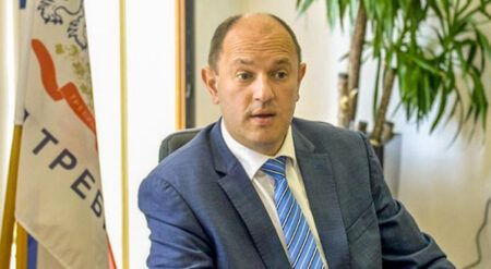 Лука Петровић