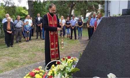 У селу Влакници код Српца