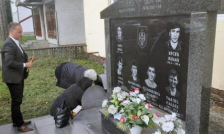Служен парастос за погинуле борце