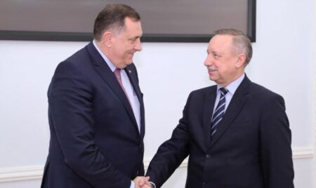 Губернатор Беглов честитао Додику