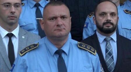 Вучић одликује Ненада Ђурића