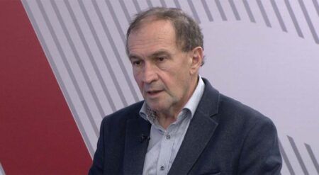 Милош Шолаја