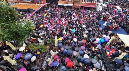 Срби изашли на улице