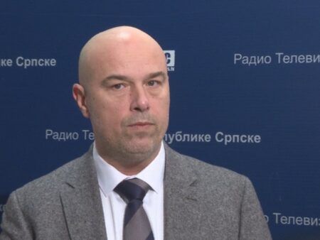 Милан Тегелтија