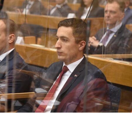 Младен Илић