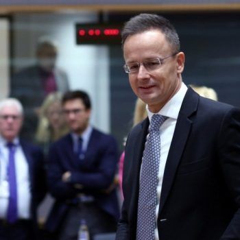 Петер Сијарто (фото: EPA/OLIVIER HOSLET)