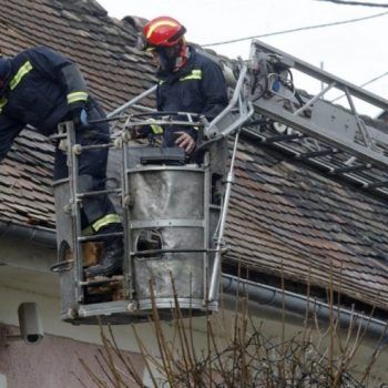 Ватрогасци (Фото: EPA/ANTONIO BAT/илустрација)